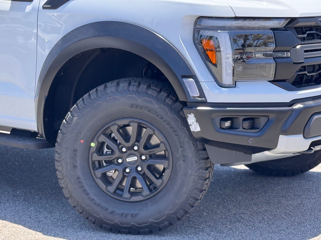2025 Ford F-150 Raptor photo 4
