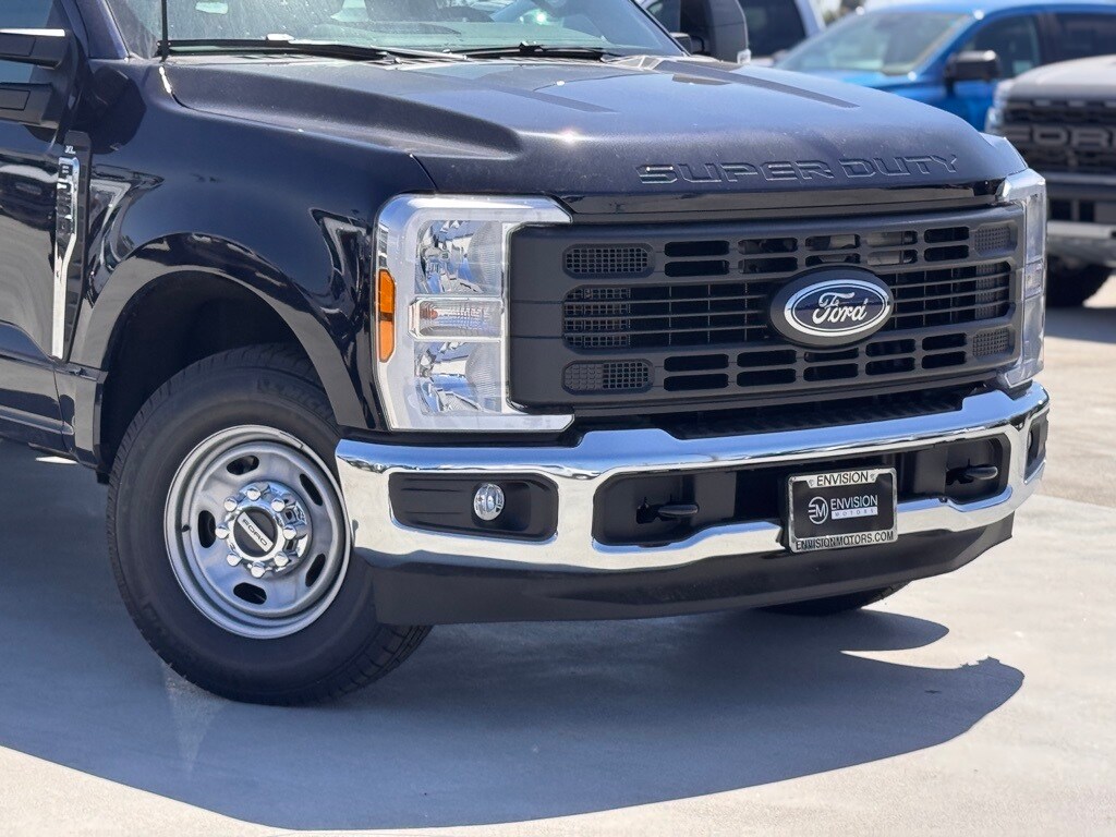 2025 Ford F-250 XL photo 3