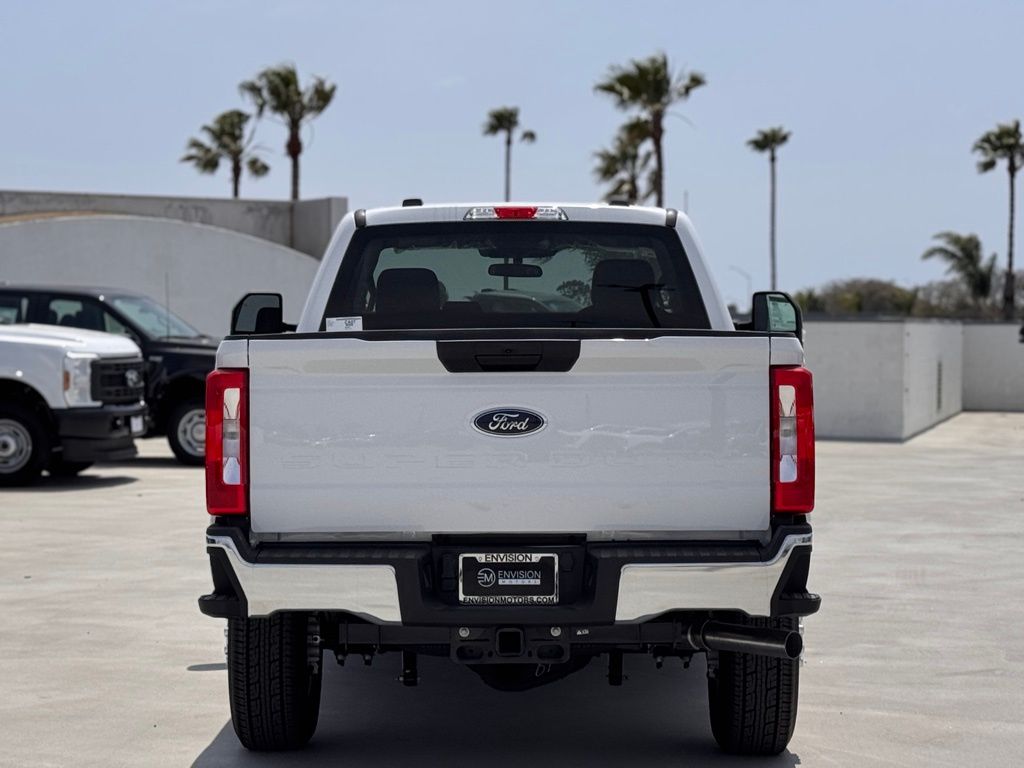 2025 Ford F-350 Super Duty XLT - Photo 11