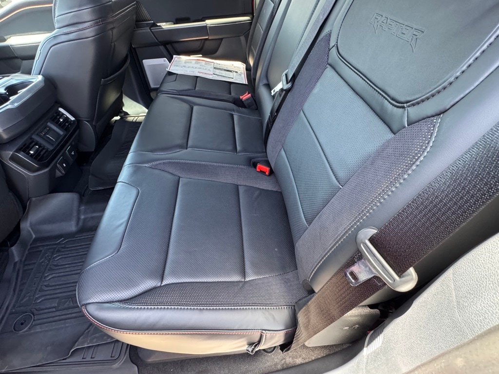 2025 Ford F-150 Raptor photo 4