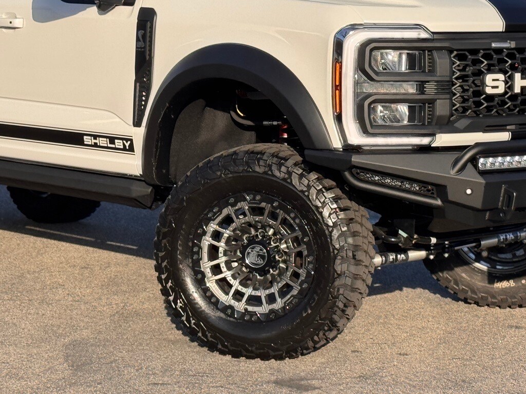 2025 Ford F-250 Lariat photo 4