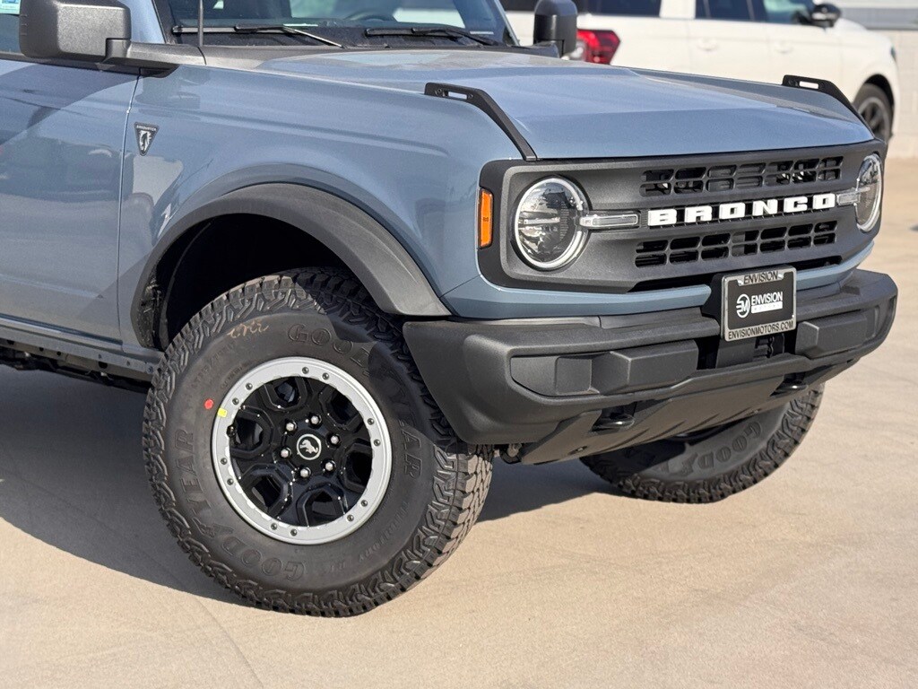 New 2025 Ford Bronco Base SUV
