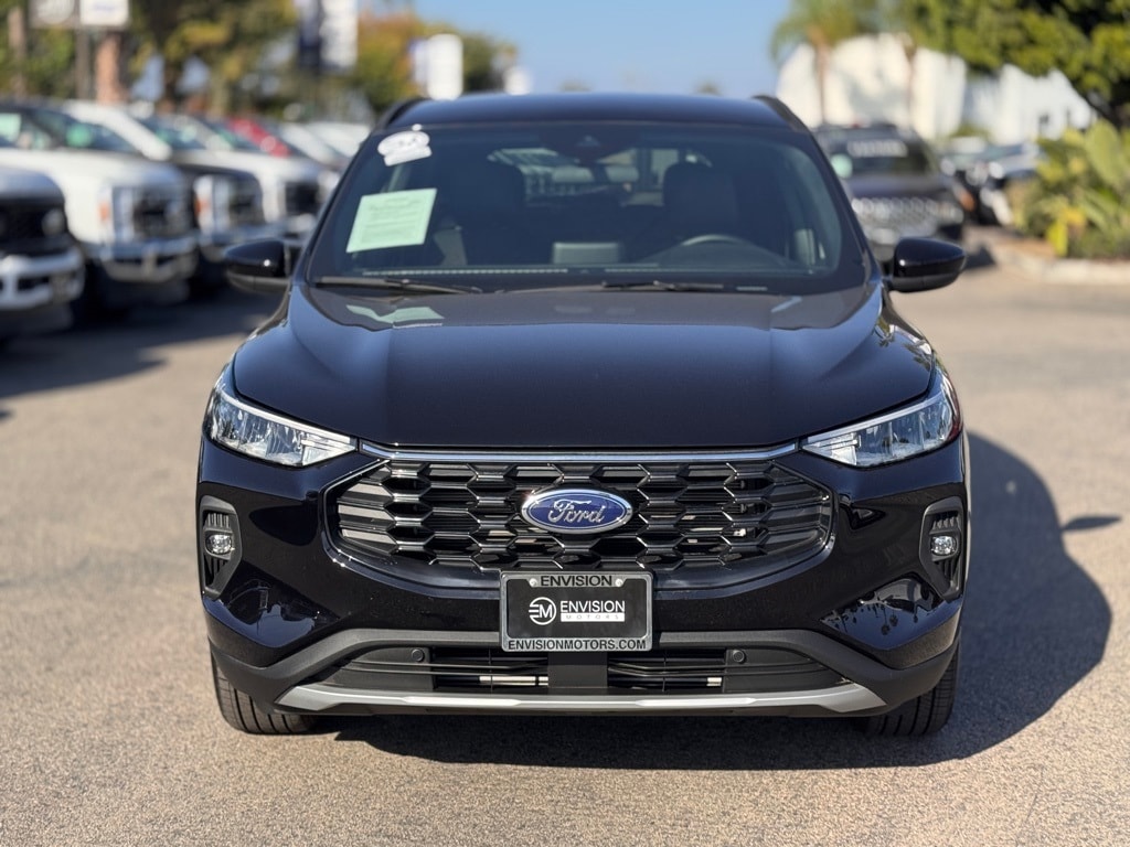 2025 Ford Escape ST-Line Select photo 2