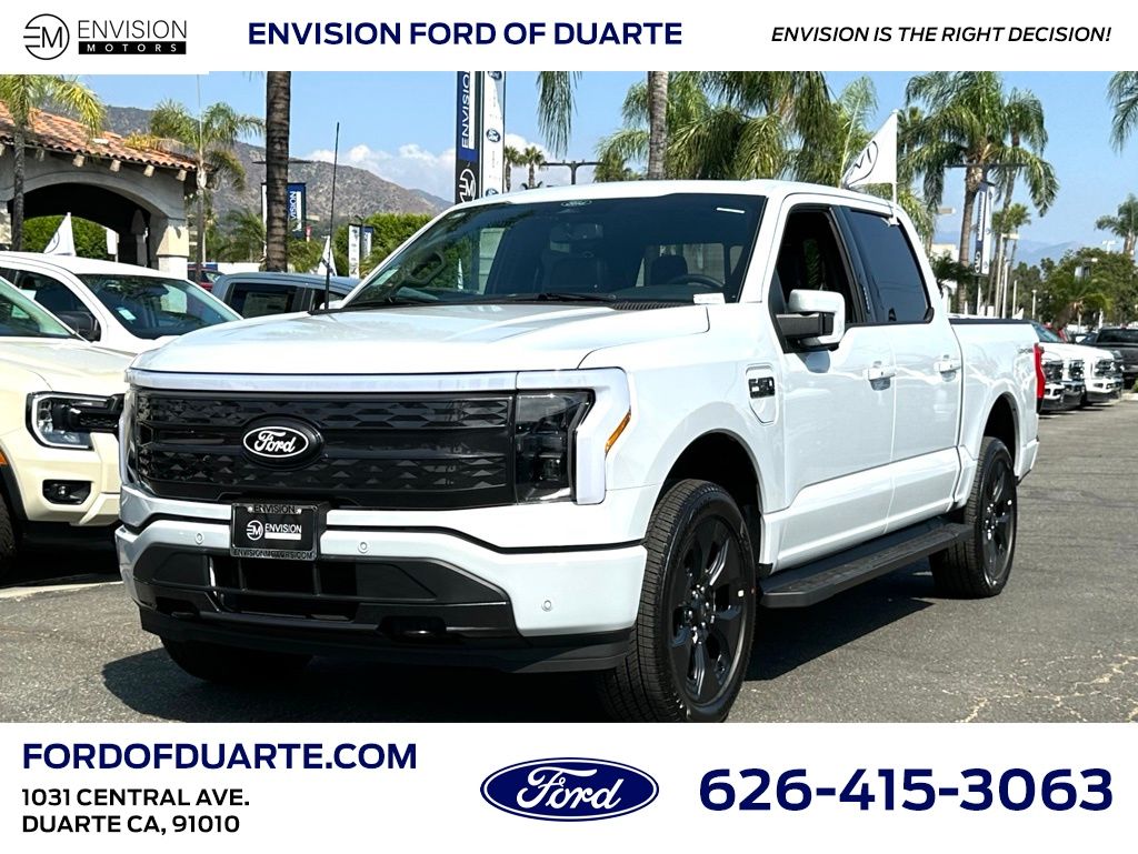 2025 Ford F-150 Lightning Platinum photo 3