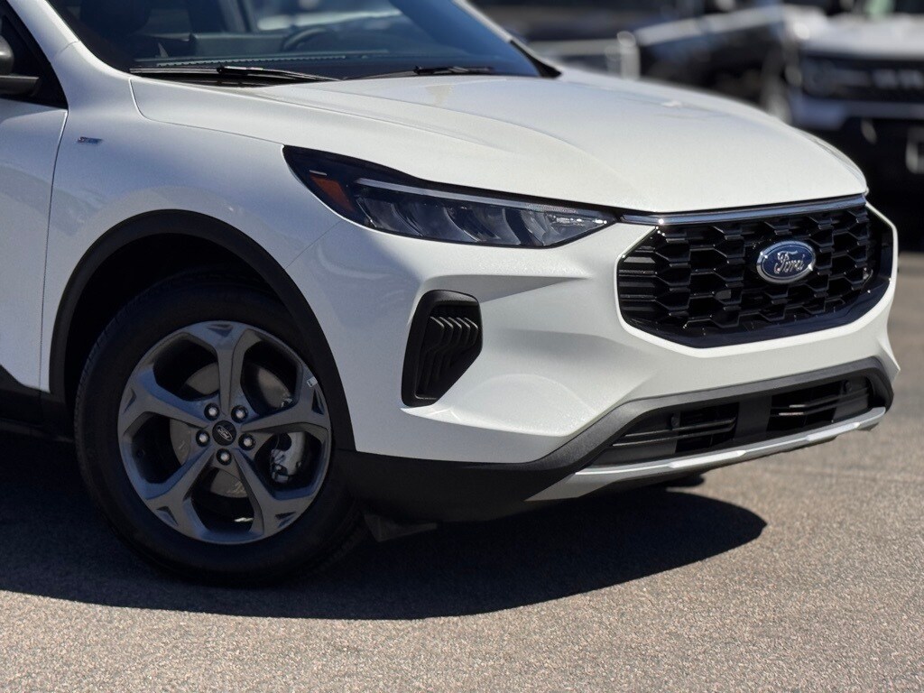 2025 Ford Escape ST-Line photo 3