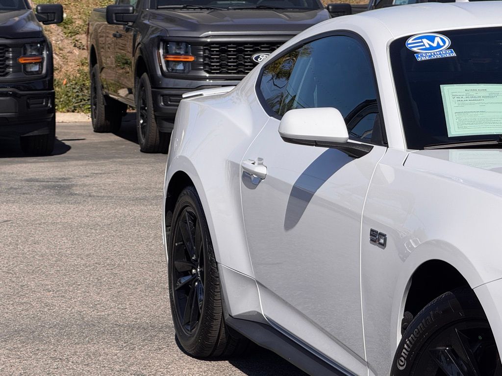 2024 Ford Mustang photo 4