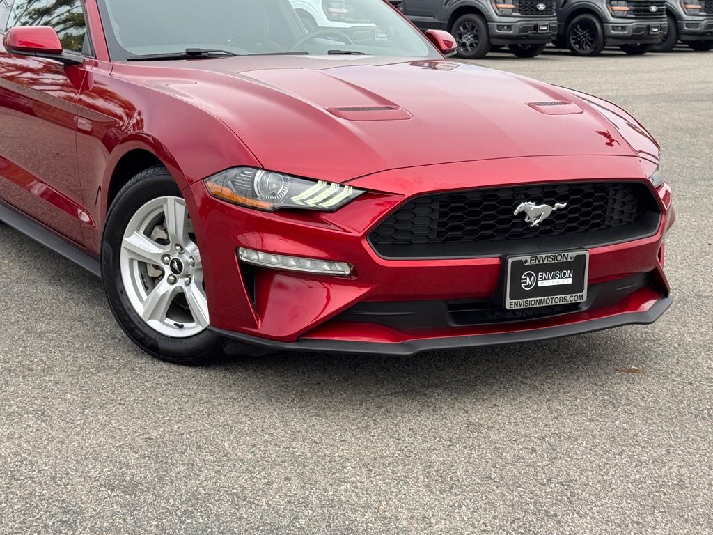 2019 Ford Mustang photo 2