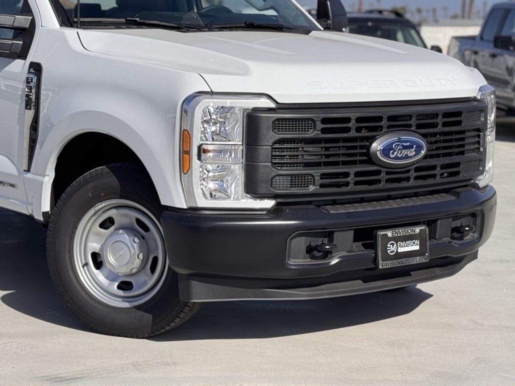 2025 Ford F-350 XL photo 3