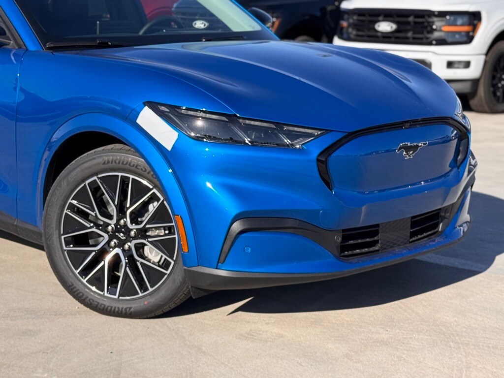 2025 Ford Mustang Mach-E Premium photo 3