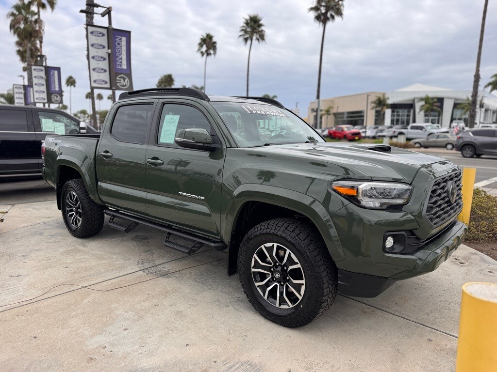 2021 Toyota Tacoma TRD Sport V6 photo 2