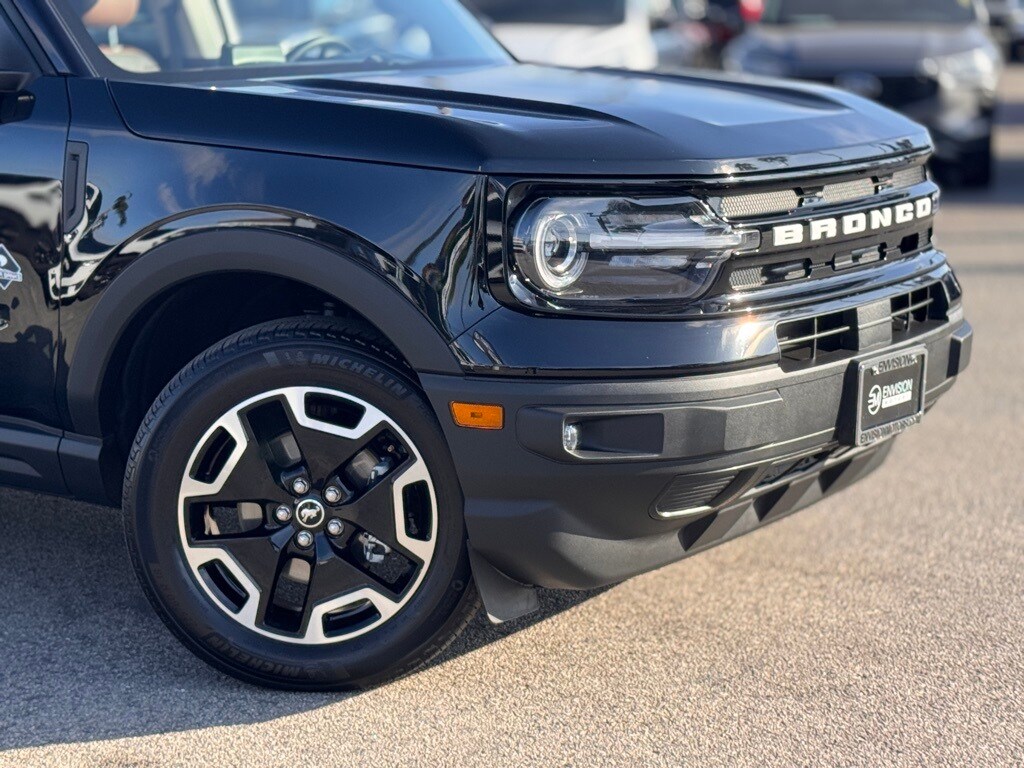 2024 Ford Bronco Sport Outer Banks photo 2