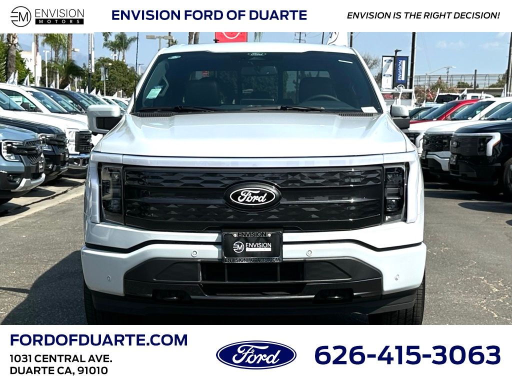 2025 Ford F-150 Lightning Platinum photo 2