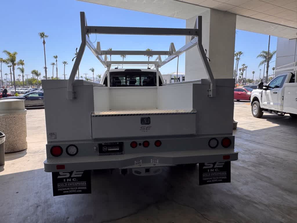 2025 Ford F-350 Super Duty Chassis Cab XL - Photo 11