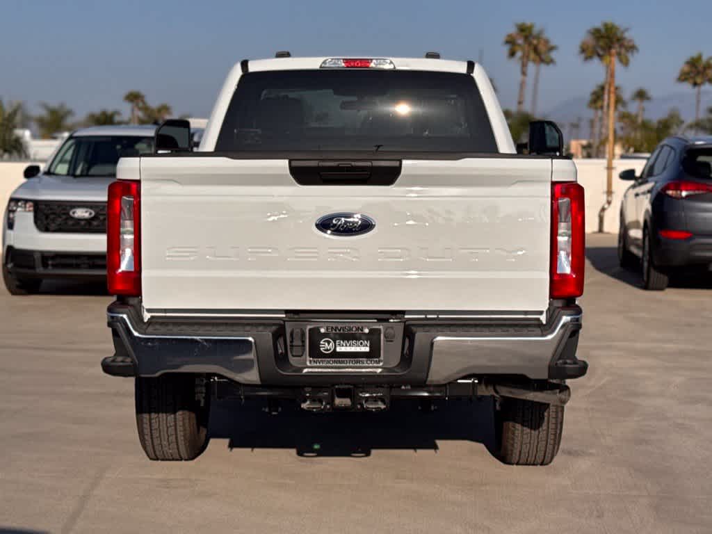 2025 Ford F-350 Super Duty XLT - Photo 11