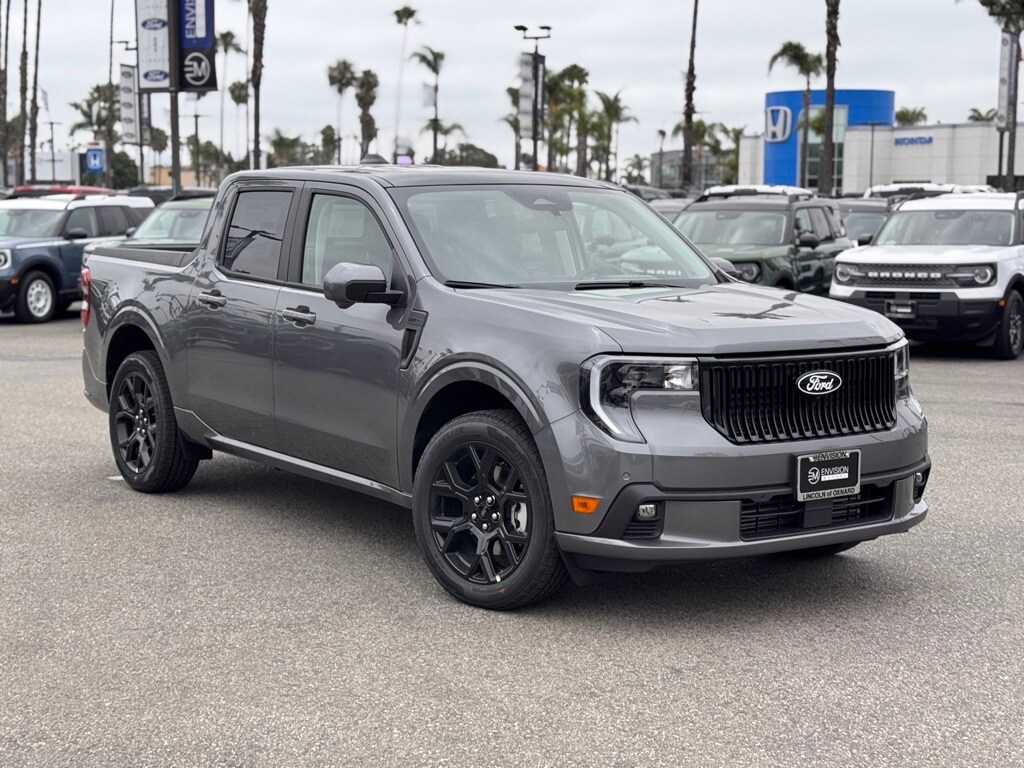 2025 Ford Maverick photo 2