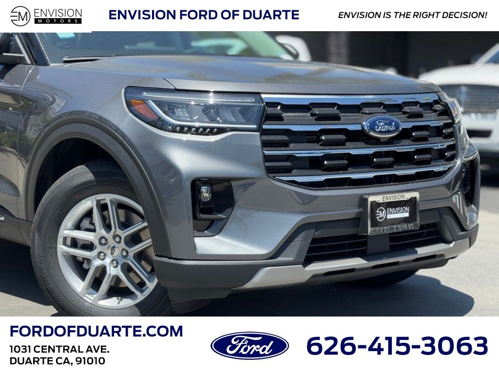 2025 Ford Explorer photo 2