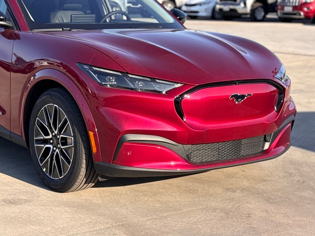 2025 Ford Mustang Mach-E Premium photo 3