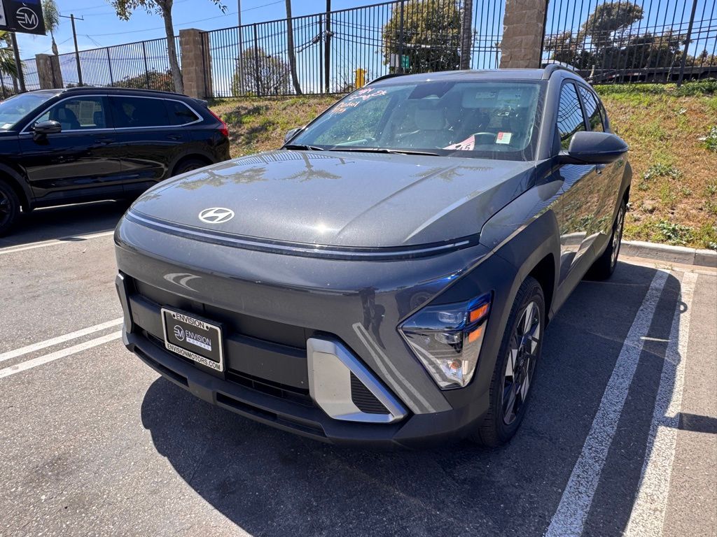 2025 Hyundai Kona SEL photo 3