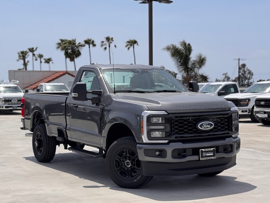2025 Ford F-350 XL photo 2