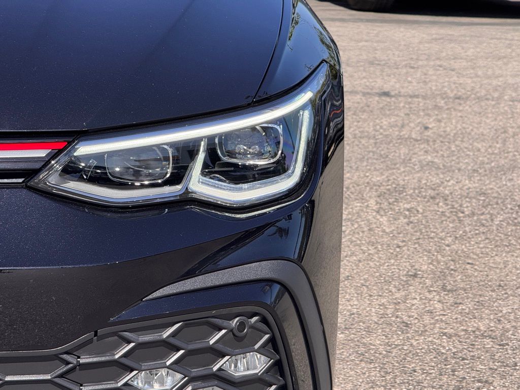 2024 Volkswagen Golf GTI 2.0T 380 SE photo 3