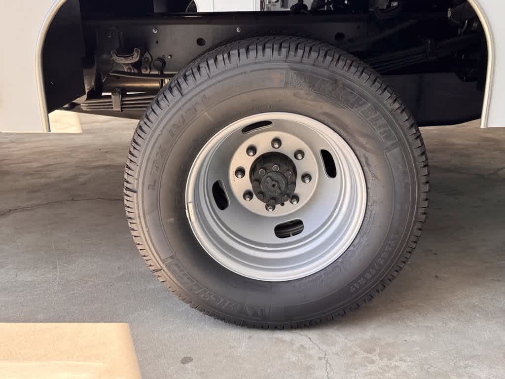2025 Ford F-350 Super Duty Chassis Cab XL - Photo 14