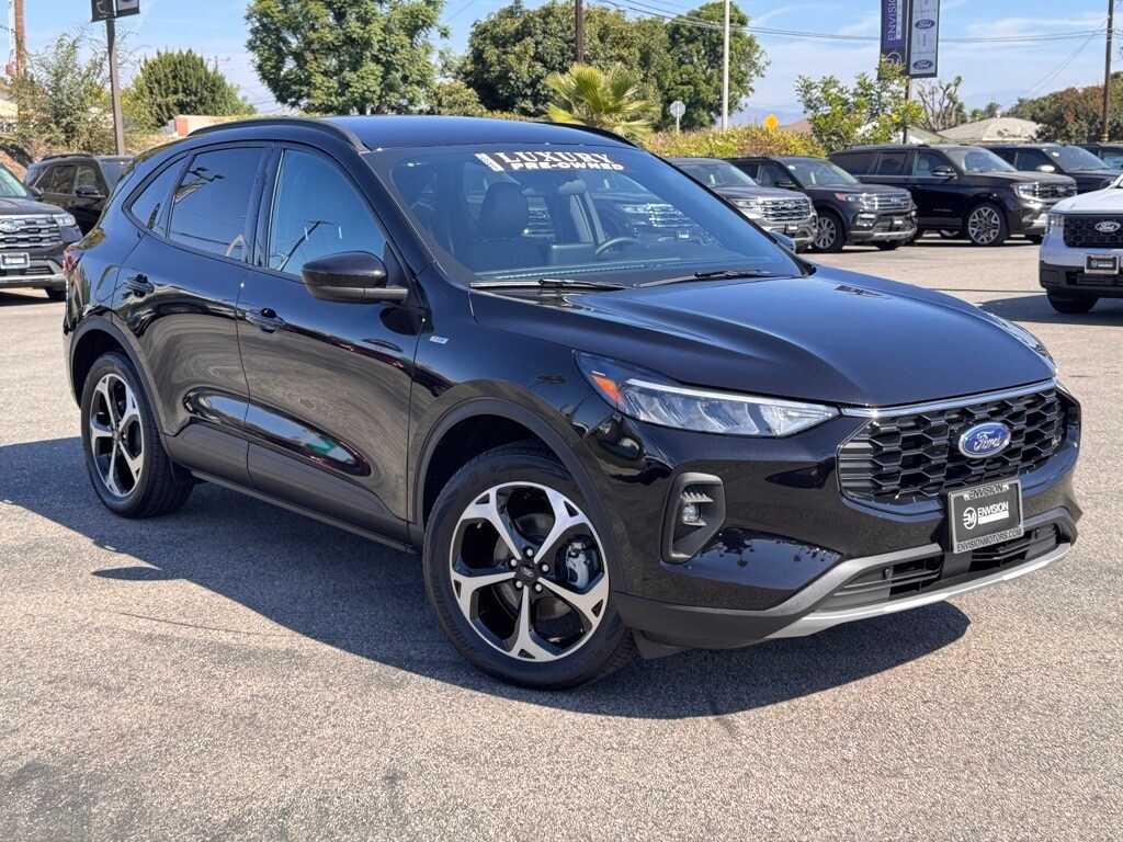 2025 Ford Escape ST-Line Select photo 2
