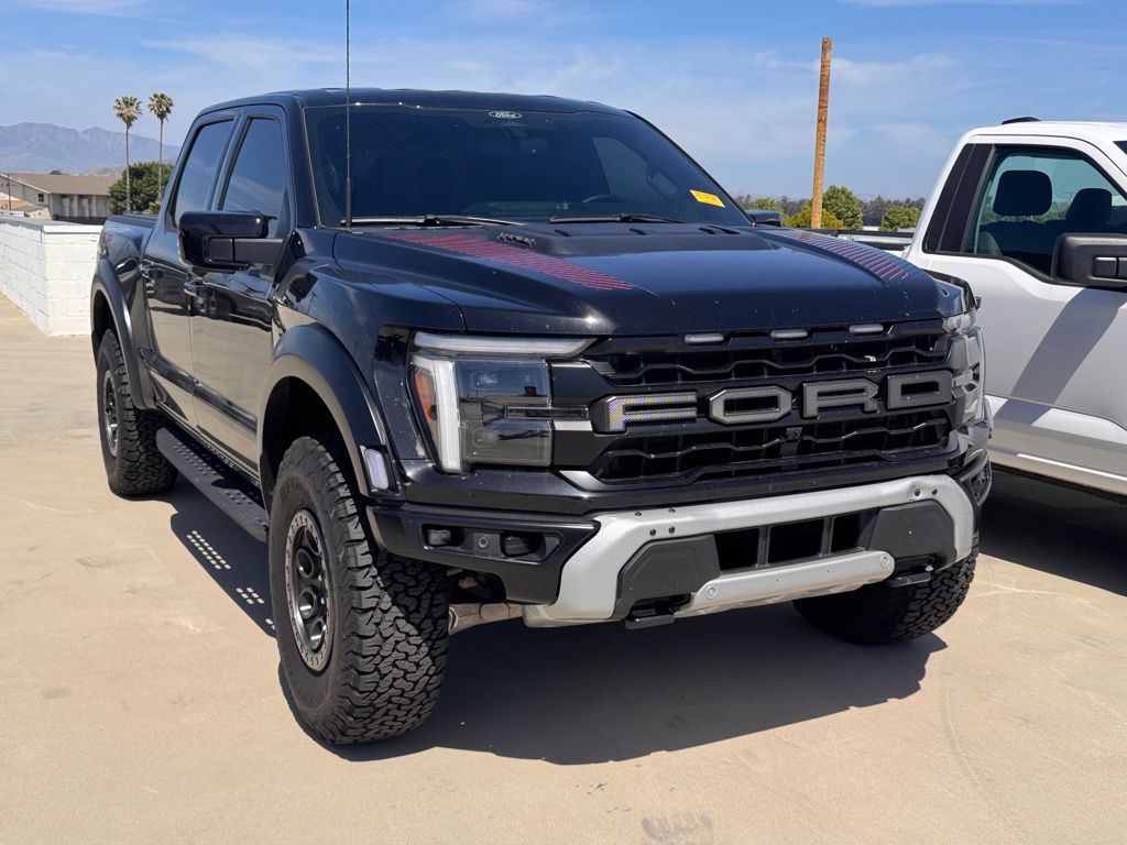 2025 Ford F-150 Raptor photo 3