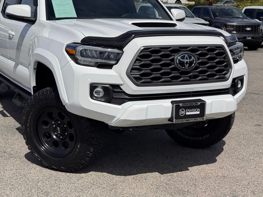 2023 Toyota Tacoma TRD Sport V6 photo 2