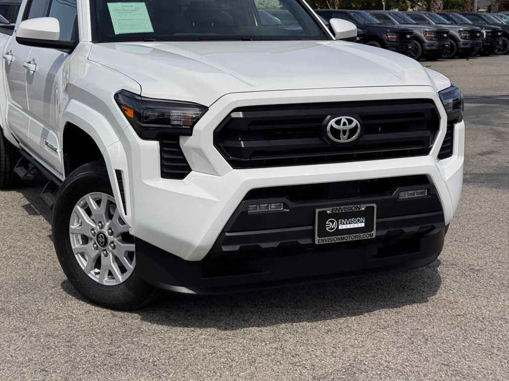 2025 Toyota Tacoma SR5 photo 2