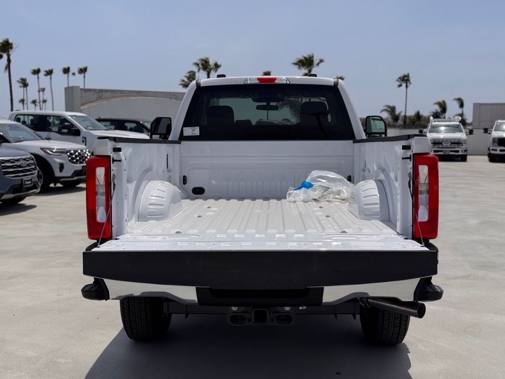 2025 Ford F-350 Super Duty XLT - Photo 13