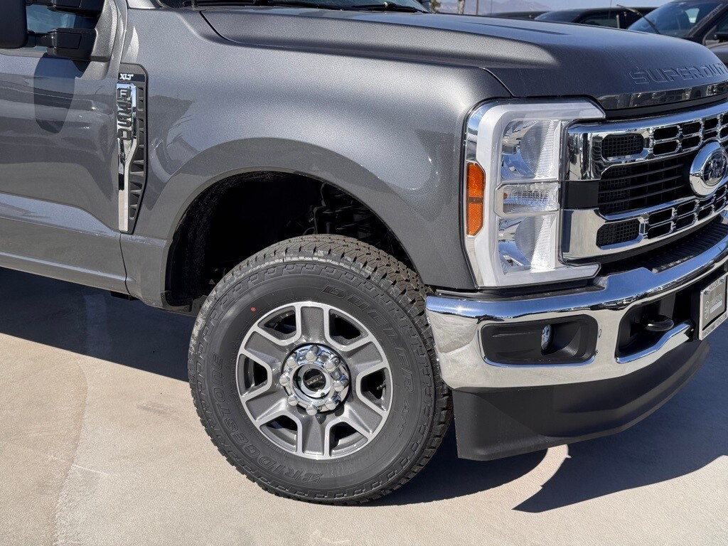 2025 Ford F-350 XLT photo 4