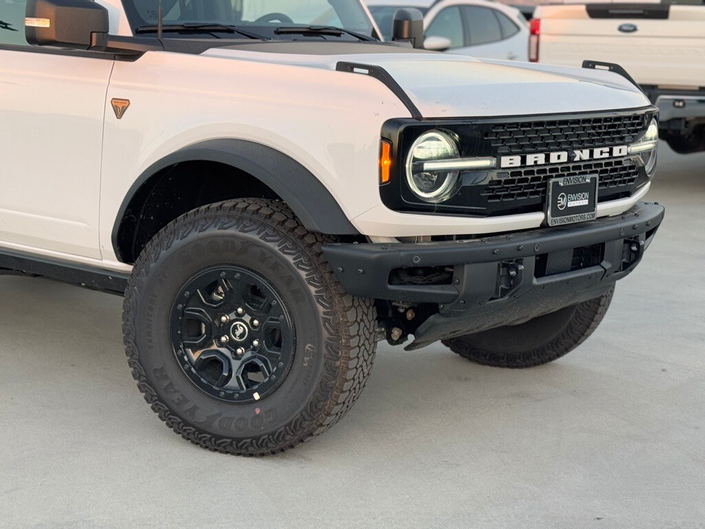 2025 Ford Bronco Badlands photo 3
