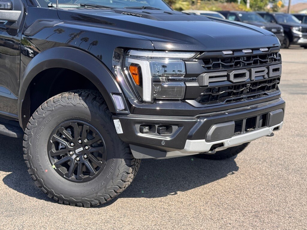 2025 Ford F-150 Raptor photo 3