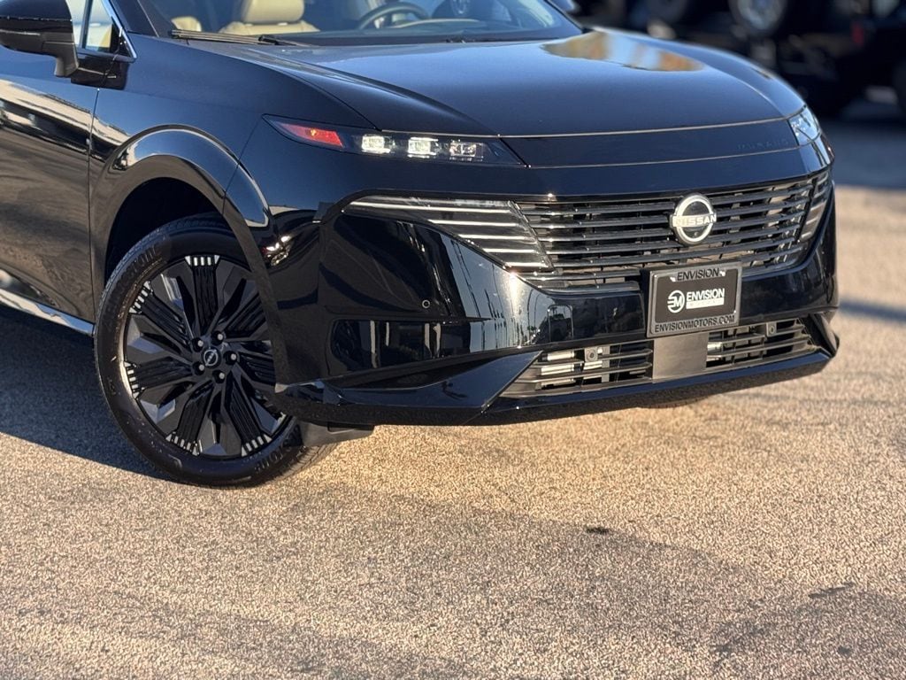 2025 Nissan Murano Platinum photo 2