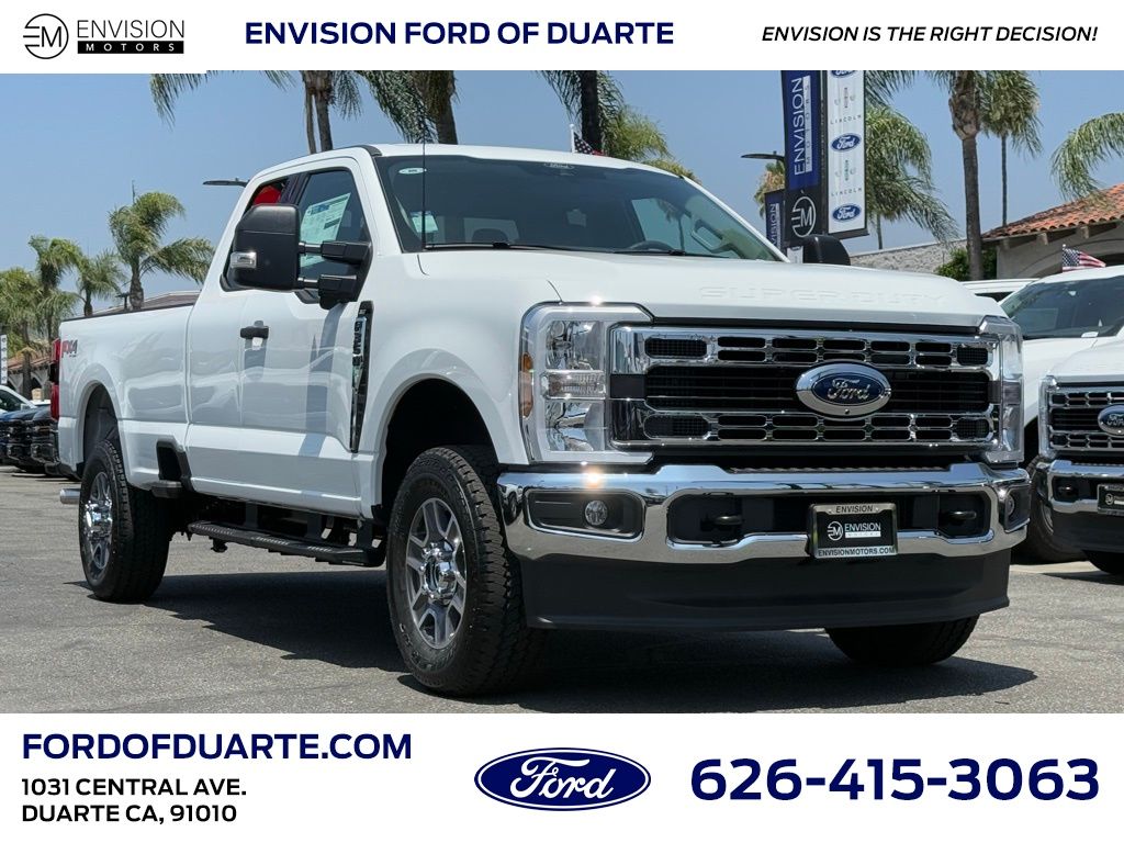 2025 Ford F-350 XLT photo 2