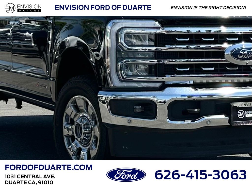 2025 Ford F-250 Lariat FX4 photo 3