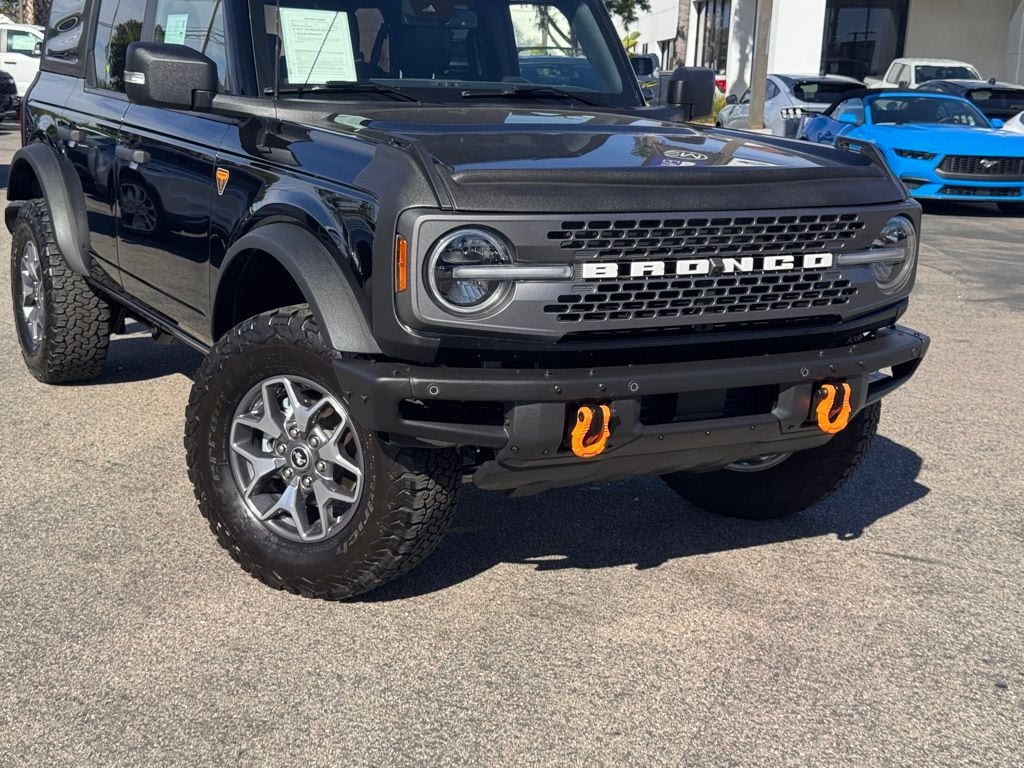 2023 Ford Bronco photo 2
