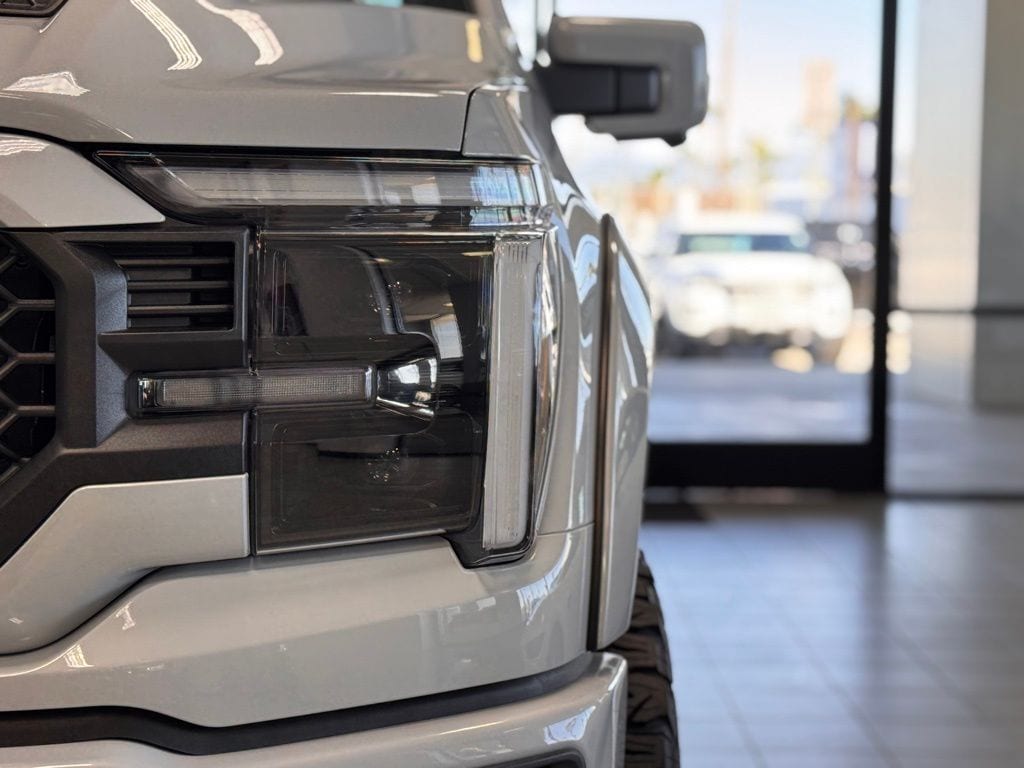 2025 Ford F-150 Lariat - Photo 8
