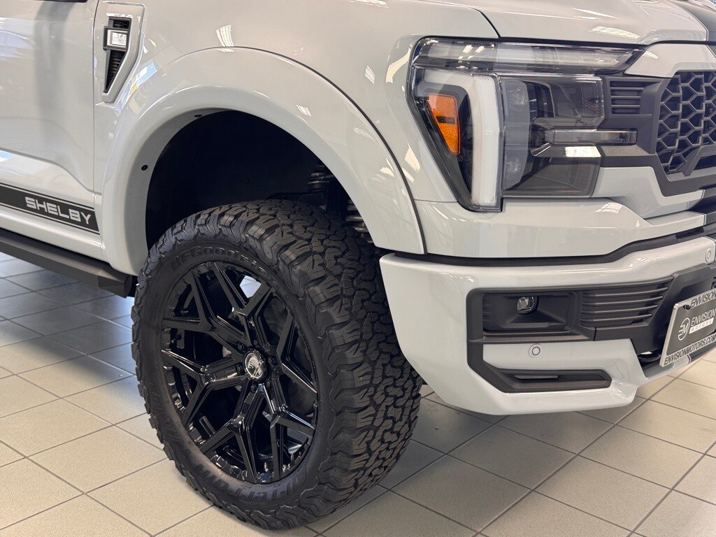 2025 Ford F-150 Lariat photo 2