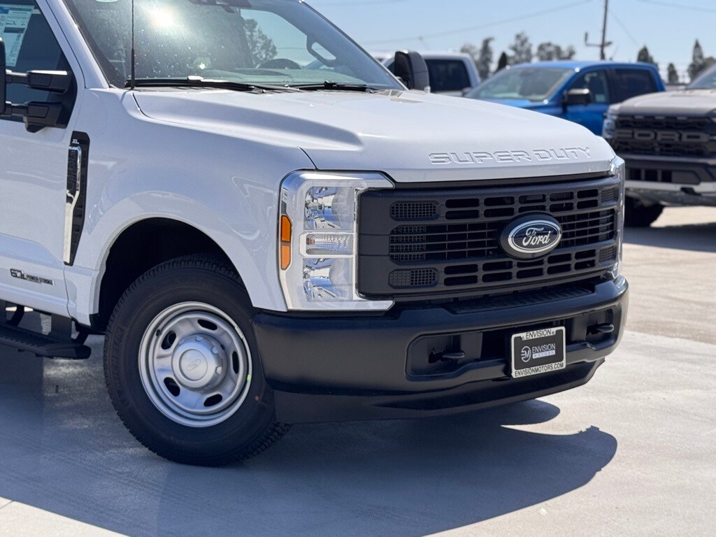 2025 Ford F-350 XL photo 3