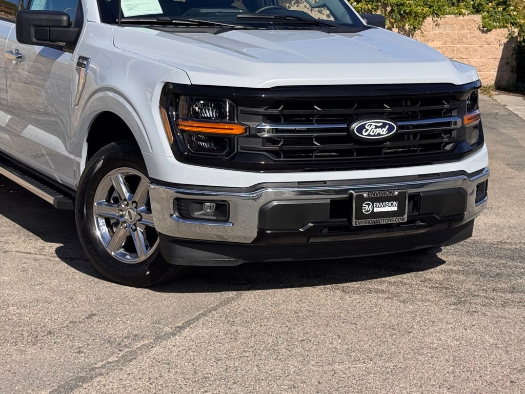 2025 Ford F-150 XLT photo 2