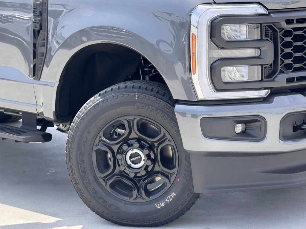 2025 Ford F-350 XL photo 4