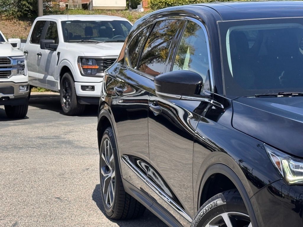2022 Acura MDX SH-AWD with Technology Package photo 4