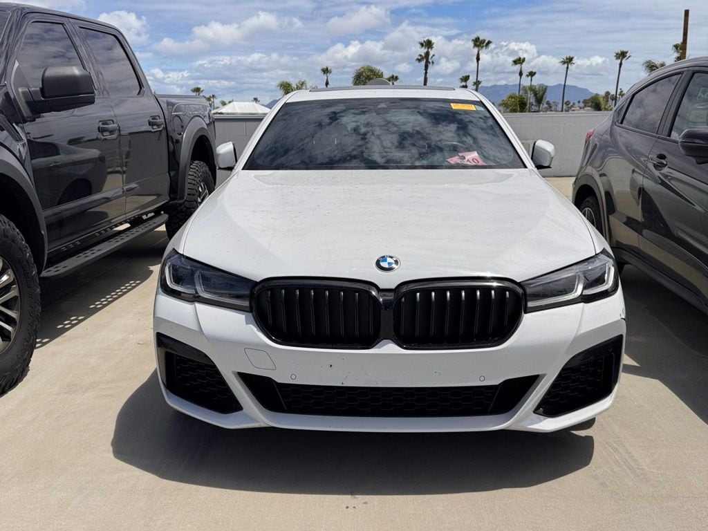 2021 BMW 540i photo 2