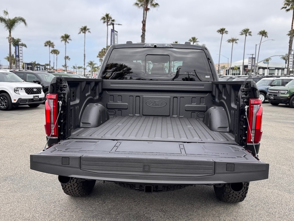 洋書 FORD TRUCKS SINCE1905 SYNETICUSA MB Retractable Truck Hard Cover F-150 2010-2025