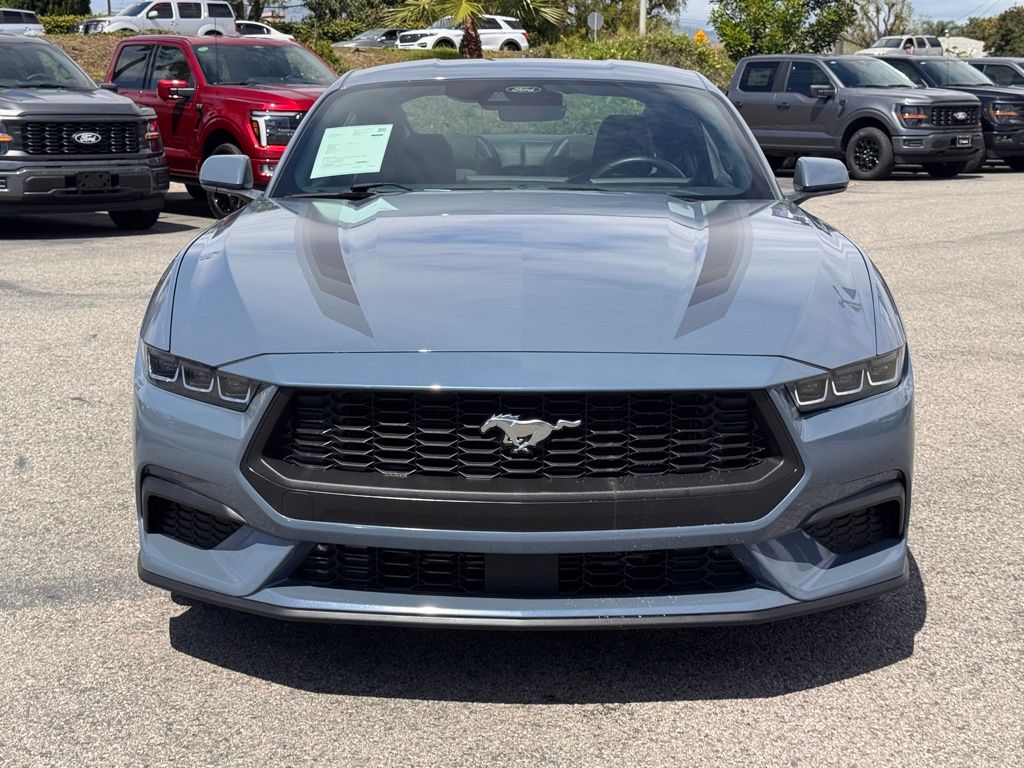 2025 Ford Mustang photo 5