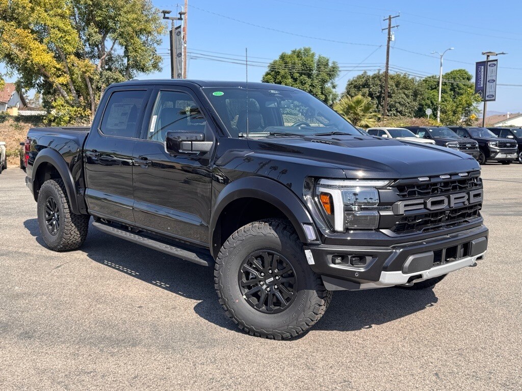 2025 Ford F-150 Raptor photo 2