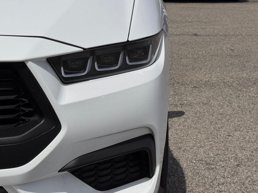 2024 Ford Mustang photo 3