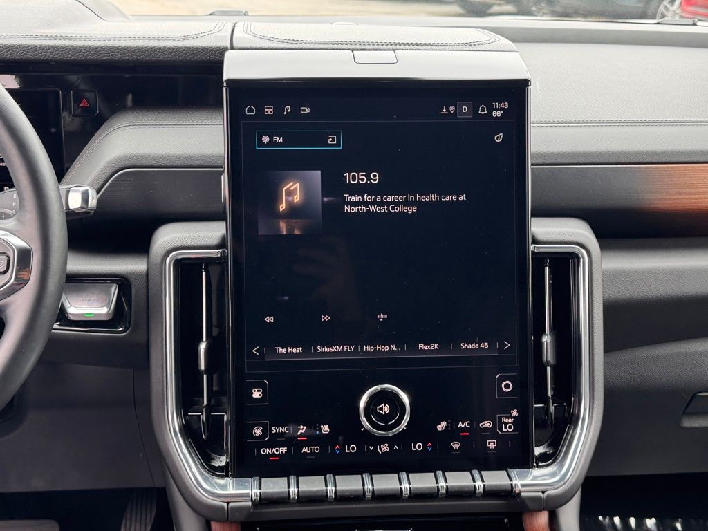 2025 GMC Yukon Denali - Photo 26