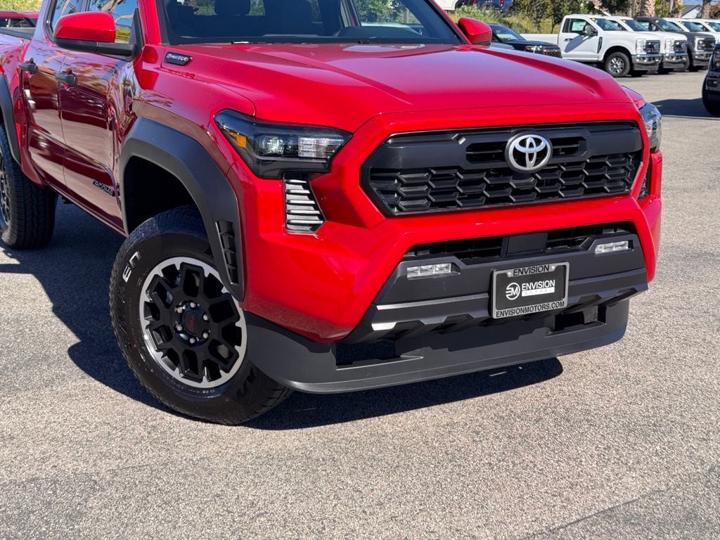 2025 Toyota Tacoma i-FORCE MAX TRD Off Road photo 2
